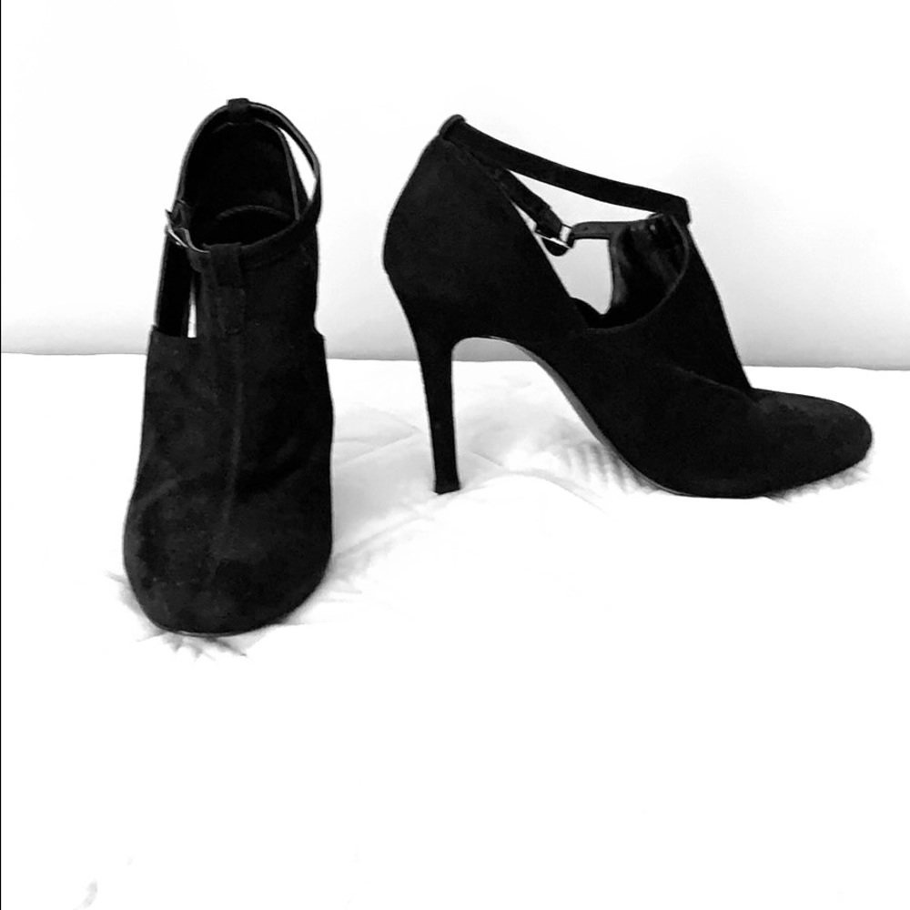 Jessica Simpson Black  Heels